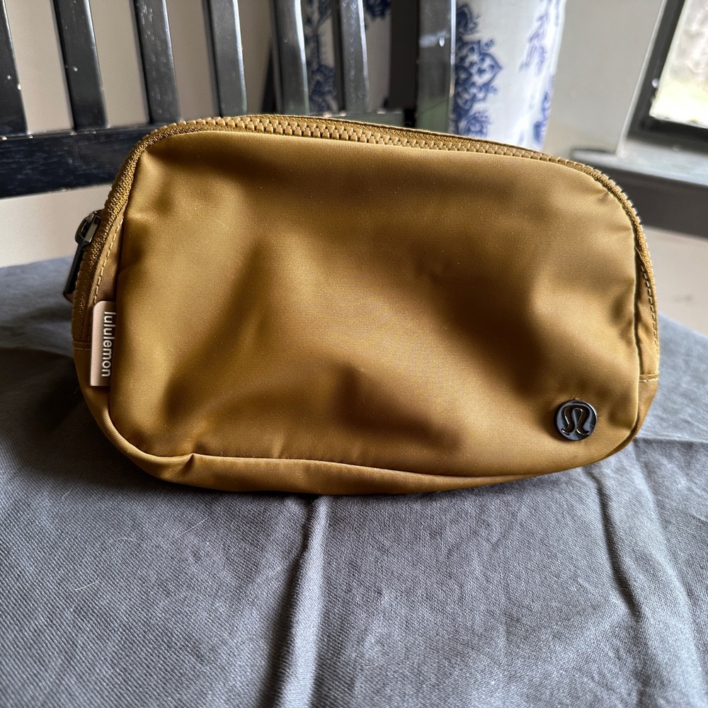 Lululemon belt bag